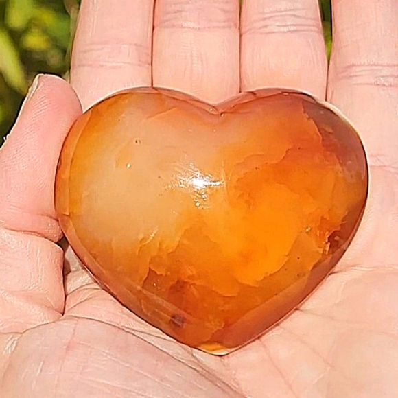 🌸🌸🌸 3/$50---Vibrant Orca Carnelian Puffy Heart Carving - Picture 17 of 17